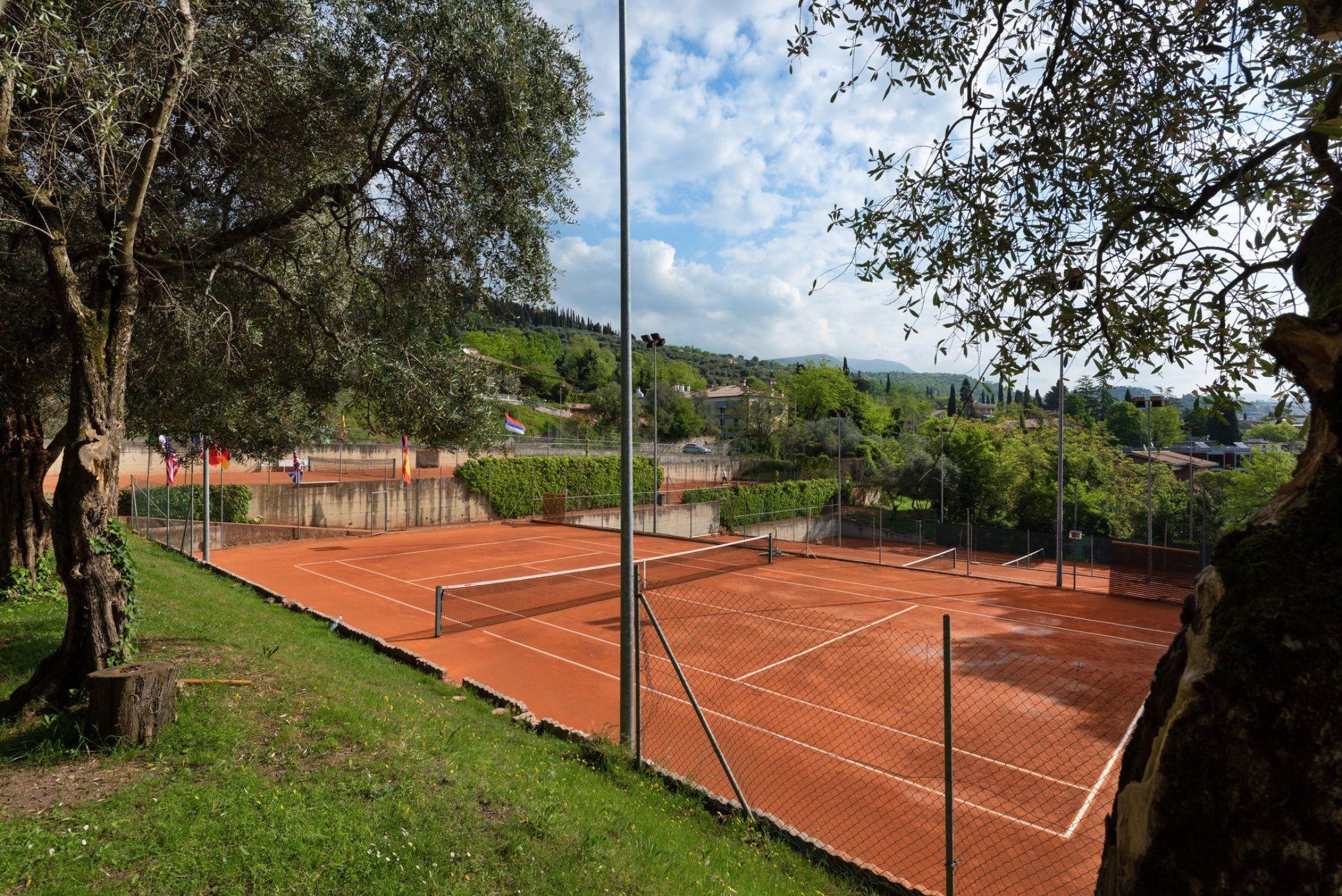 Sporthotel Olimpo Garda  Exterior photo